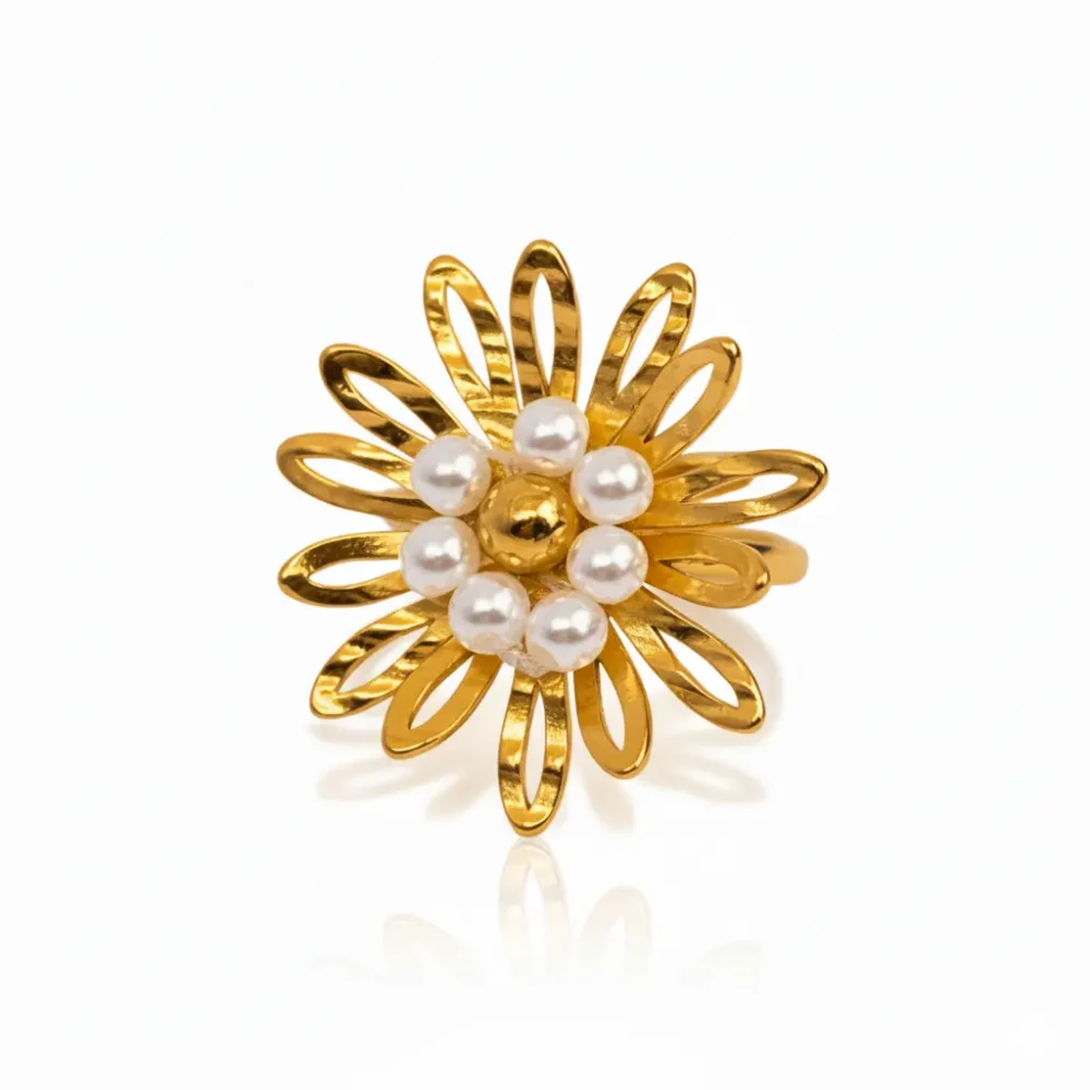 Gold-Plated Pearl Daisy Ring | Trendy Jewel | Anti-Tarnish Jewellery for Women