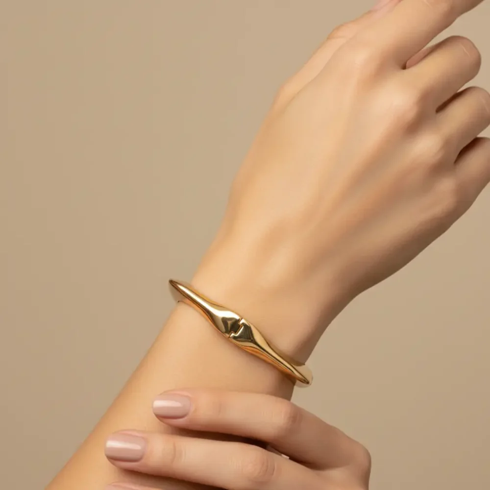 square-bangle-trendy-jewel